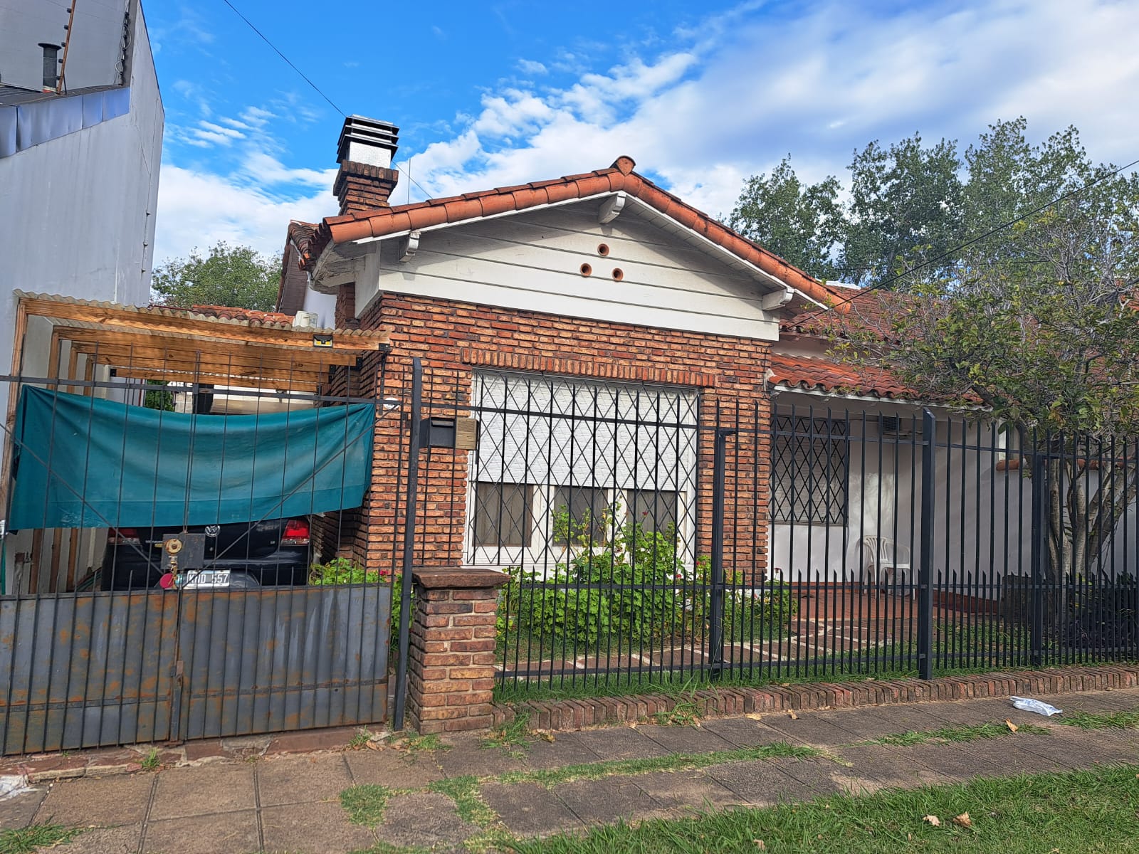 CASA 3 AMBI CON PATIO Y PARRILLA